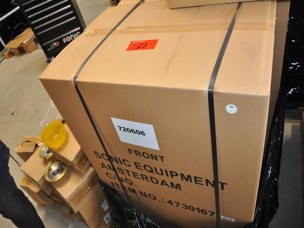 Machines, tools, merchandise / workshop equipment of the automobile sector / <br>tyre service-18